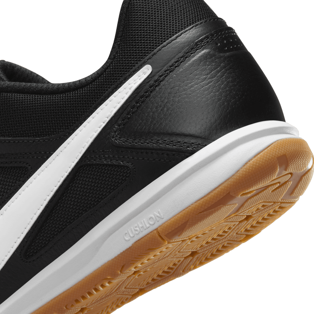 Nike Gato