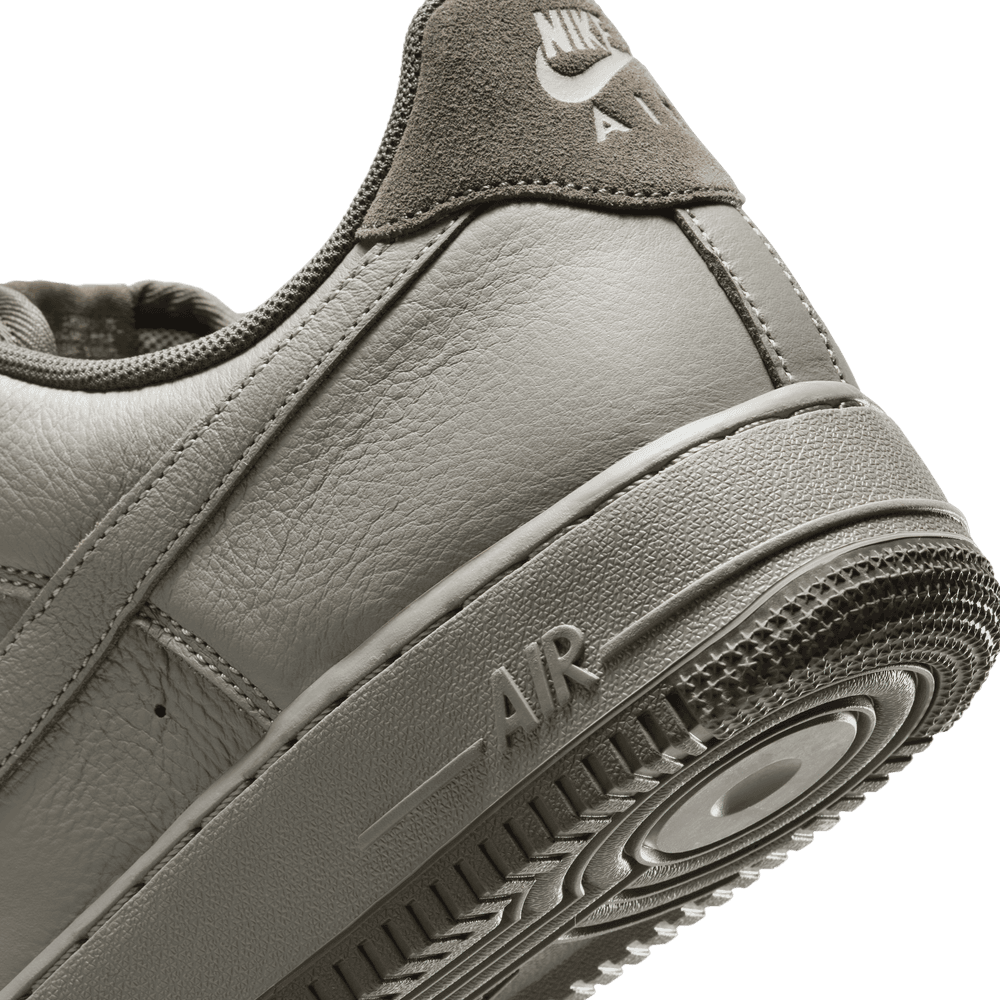 Nike Air Force 1 '07 LV8