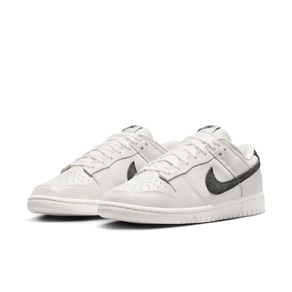 Wmns Nike Dunk Low SE