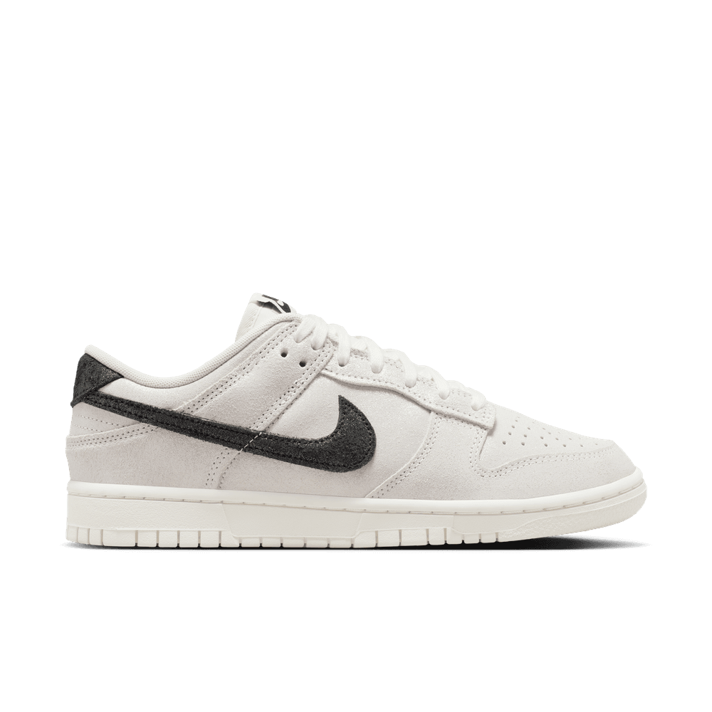 Wmns Nike Dunk Low SE