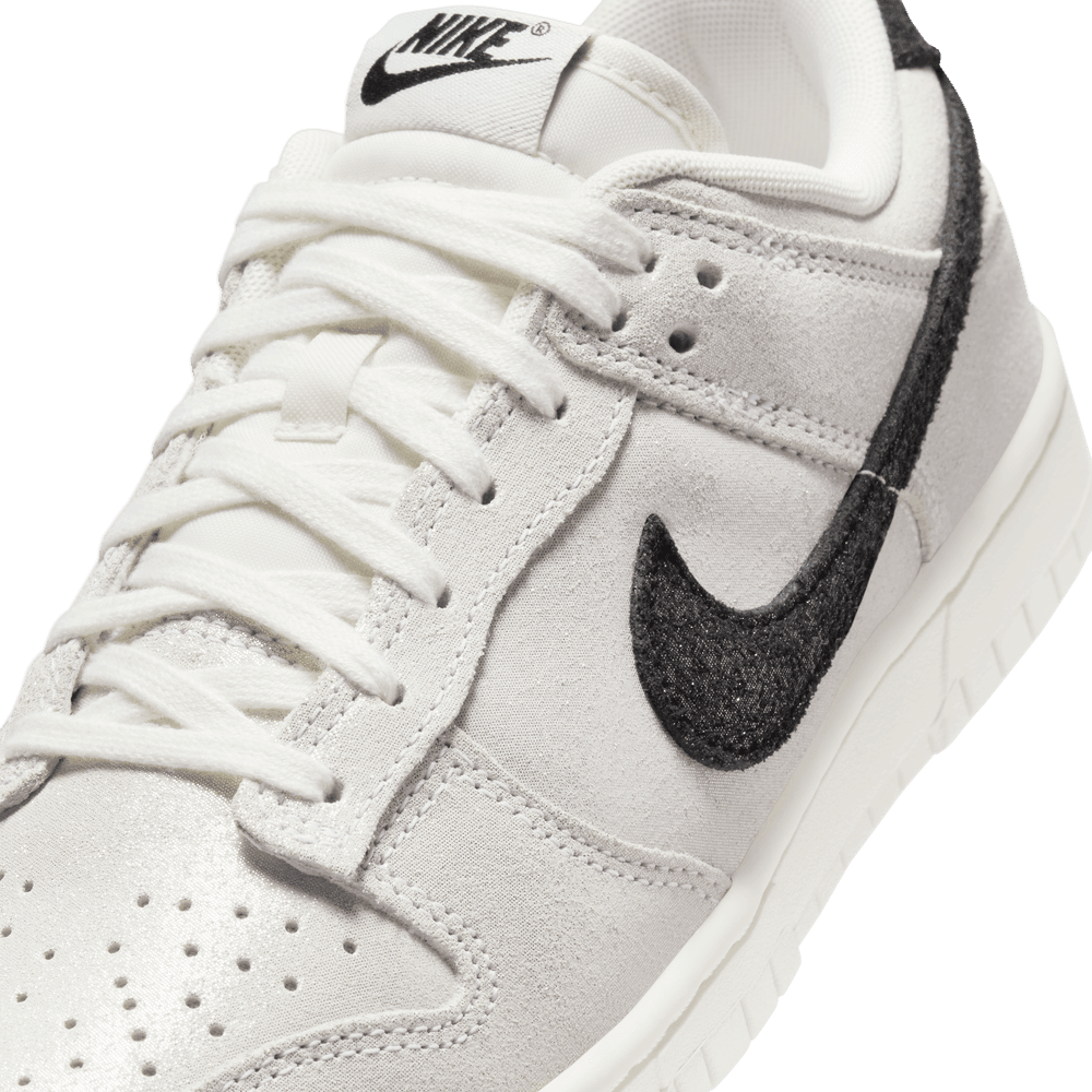 Wmns Nike Dunk Low SE