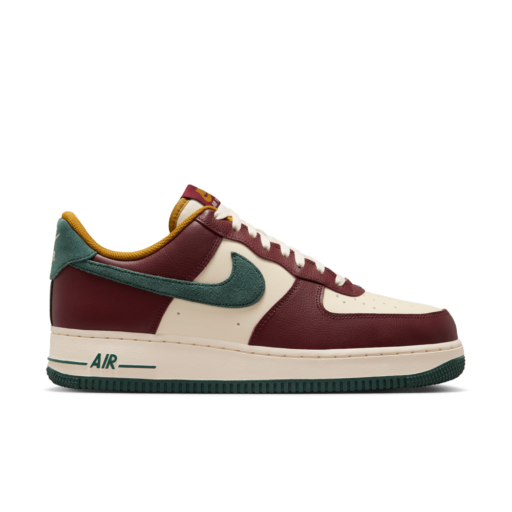 Nike Air Force 1 '07 LV8