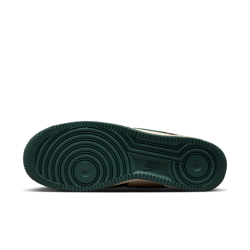 Nike Air Force 1 '07 LV8