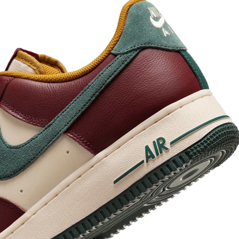 Nike Air Force 1 '07 LV8