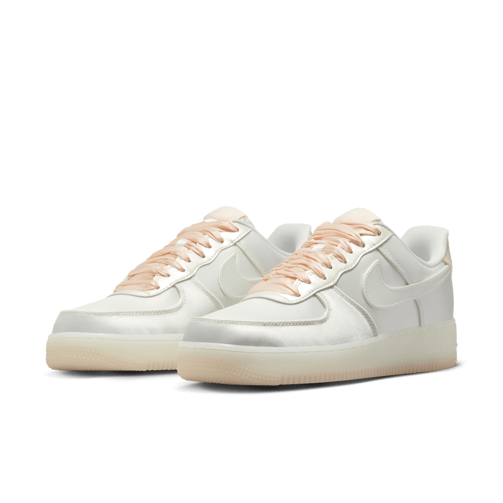 Wmns Nike Air Force 1 ’07 LV8