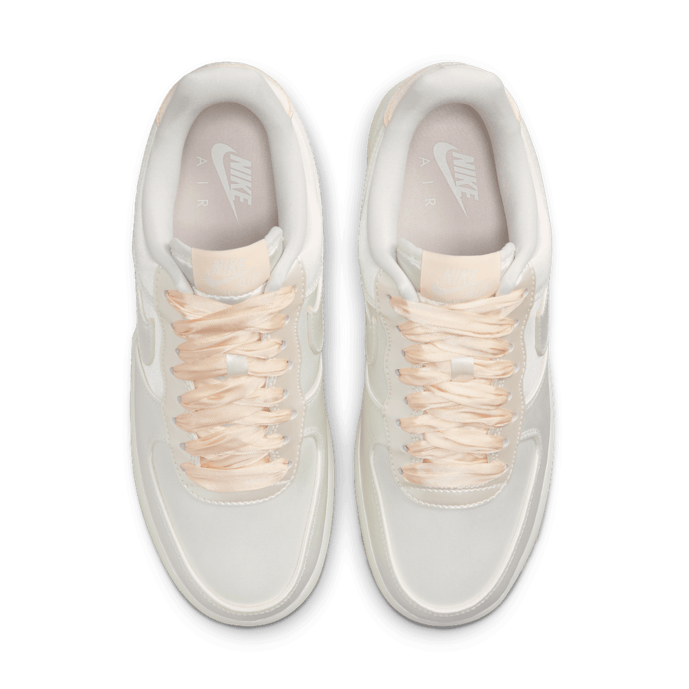 Wmns Nike Air Force 1 ’07 LV8