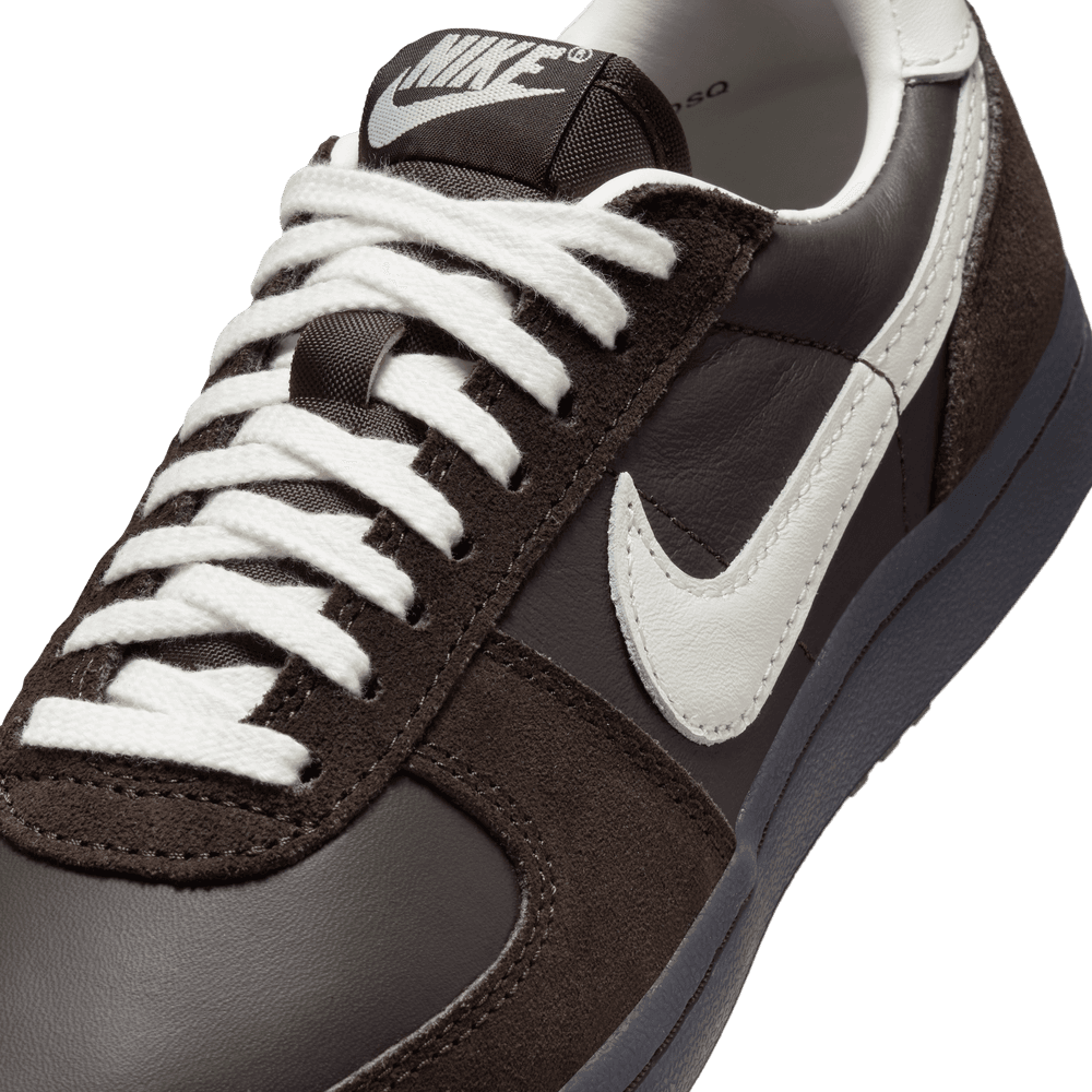 Wmns Nike Field General