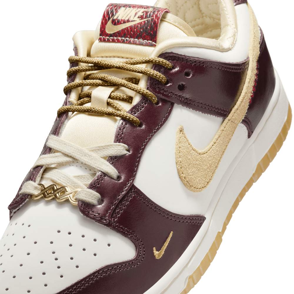Wmns Nike Dunk Low LX