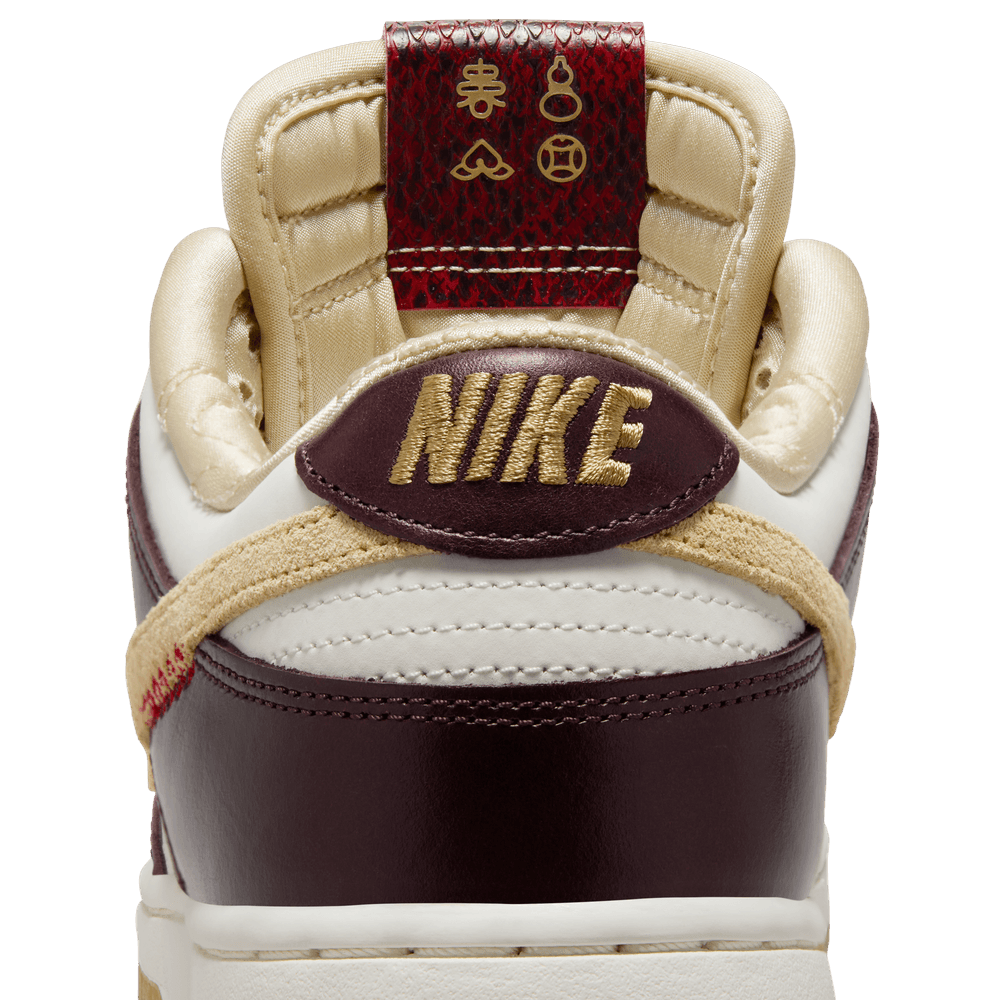 Wmns Nike Dunk Low LX