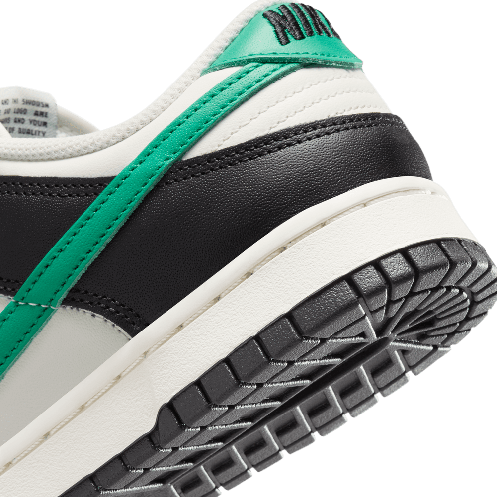 Wmns Nike Dunk Low