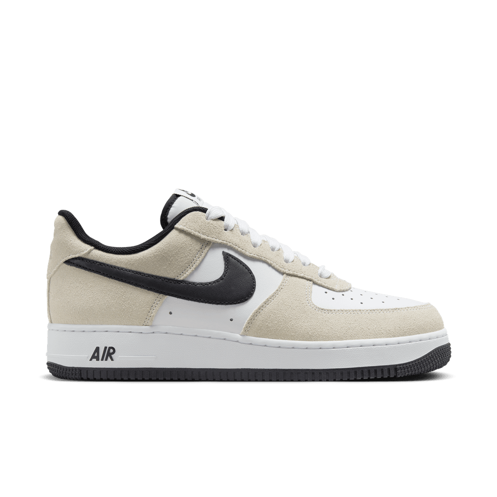 Nike Air Force 1 '07 LV8