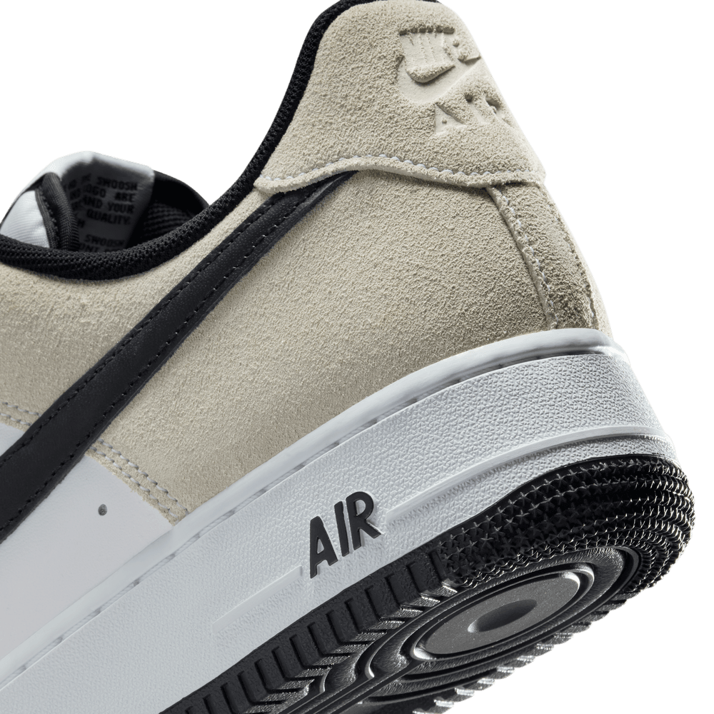 Nike Air Force 1 '07 LV8