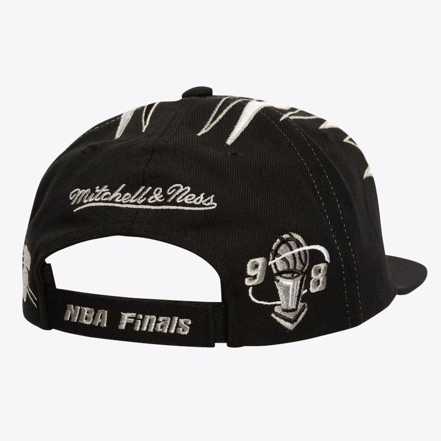 M&N NBA 98 Champ Flipside Snapback Chicago Bulls